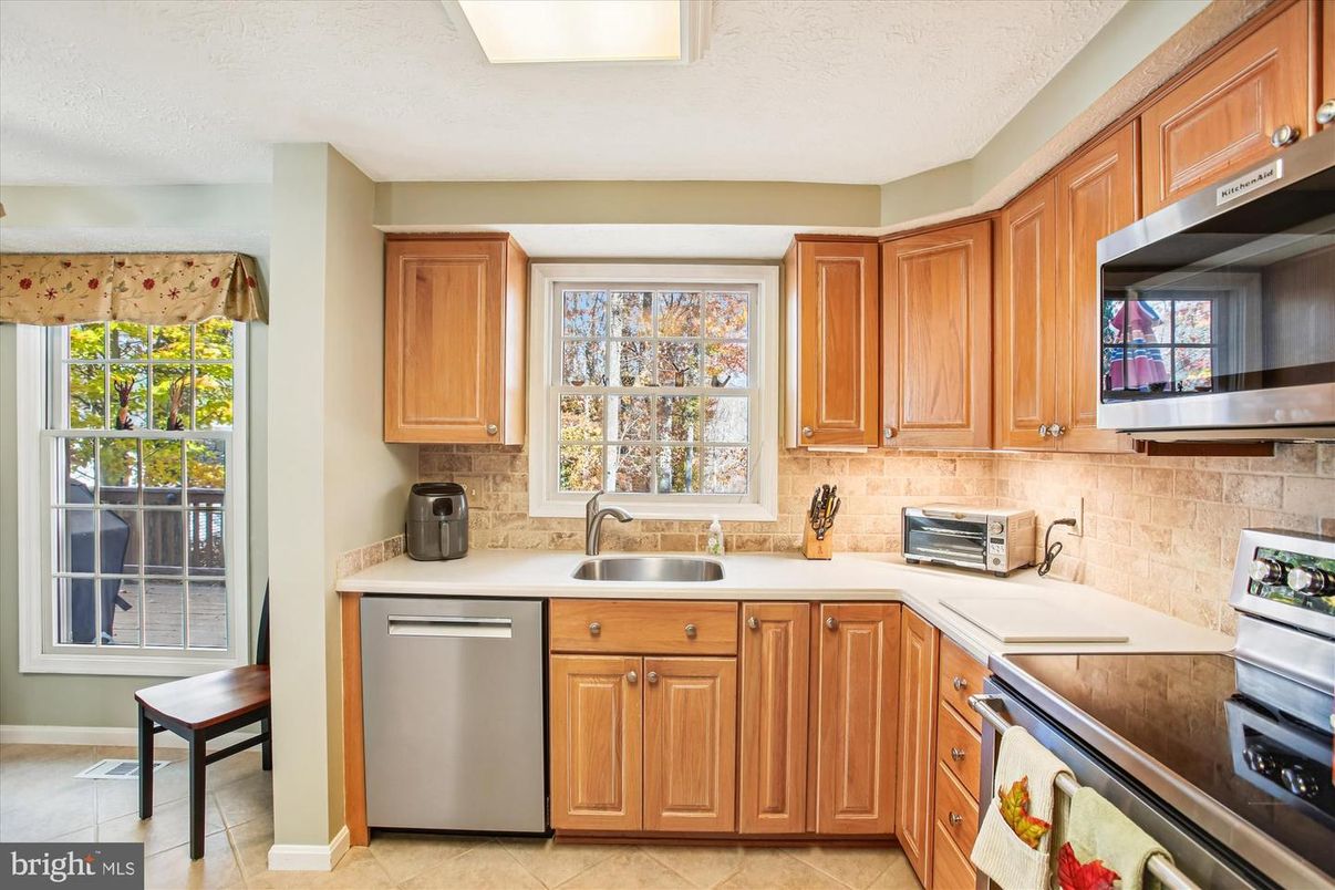 Interior, Kitchen, Stainless Steel Appliances