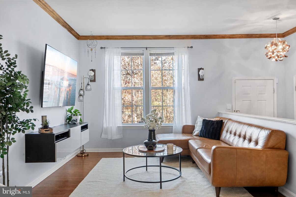 Interior, Living room, Pendant Lights, Wood Texture Flooring