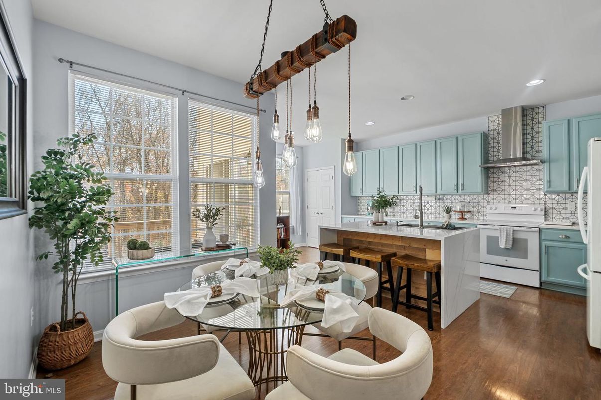 Dining room, Interior, Kitchen, Pendant Lights, Recessed Lighting, Wood Texture Flooring