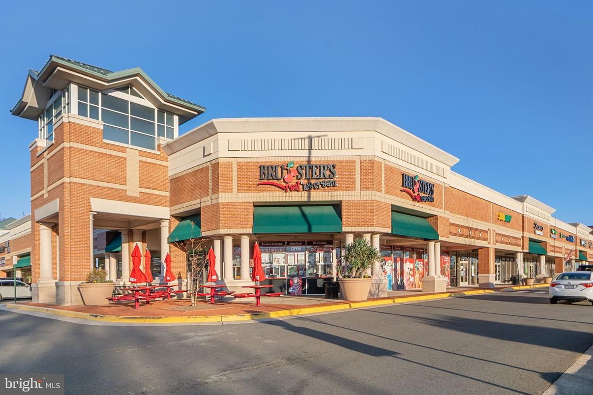 Exterior, Facade, Brick Facade, Modern