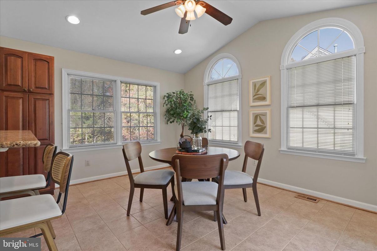 Dining room, Interior, Recessed Lighting