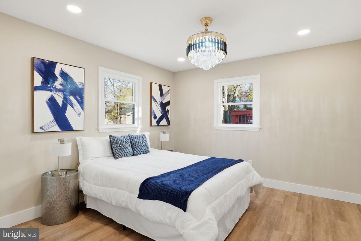 Bedroom, Chandelier, Interior, Recessed Lighting, Wood Texture Flooring