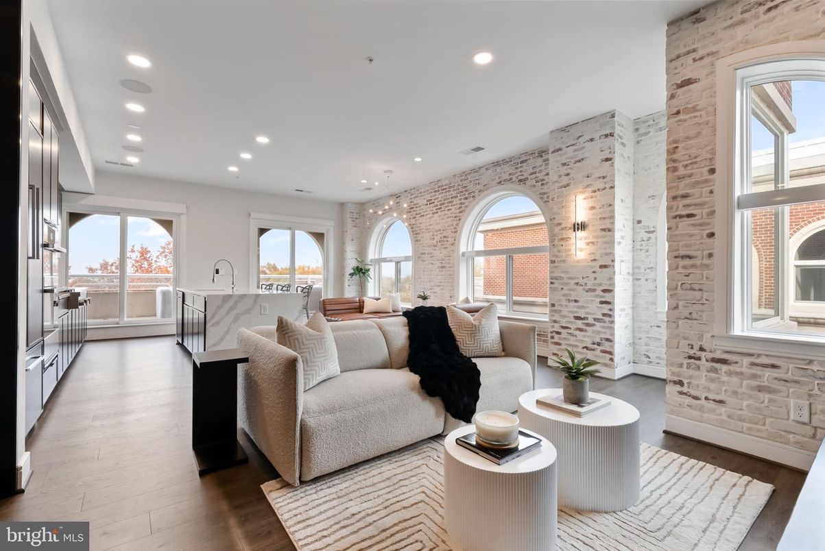 Interior, Living room, Pendant Lights, Recessed Lighting, Stone Walls, Wood Texture Flooring