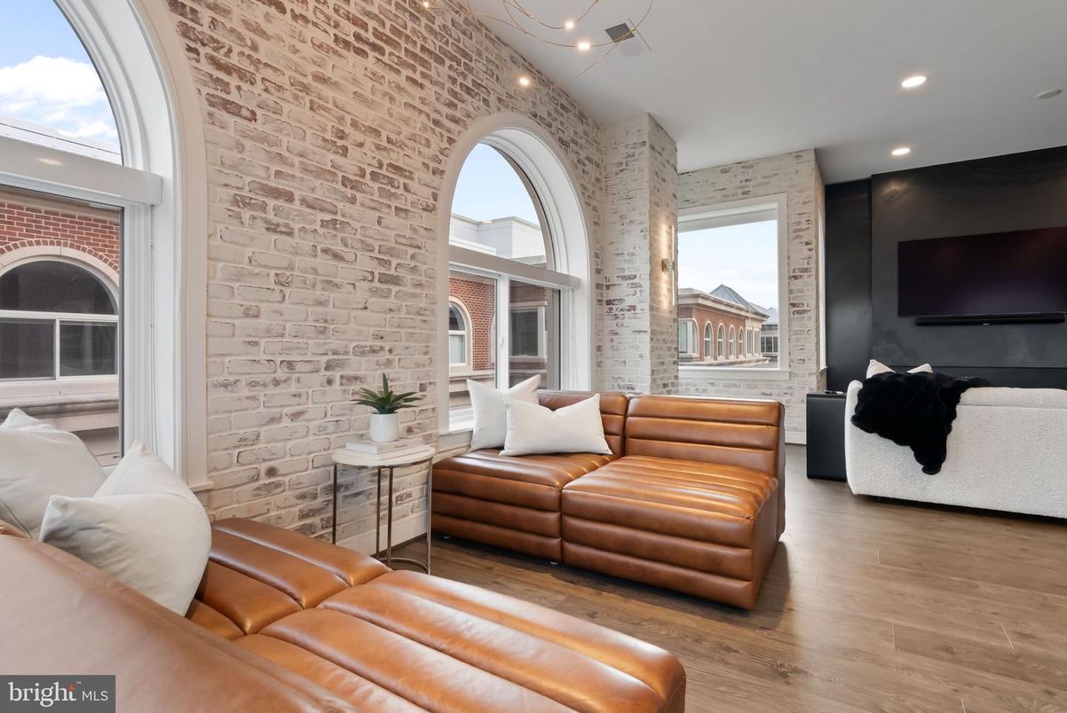 Interior, Living room, Recessed Lighting, Stone Walls, Wood Texture Flooring