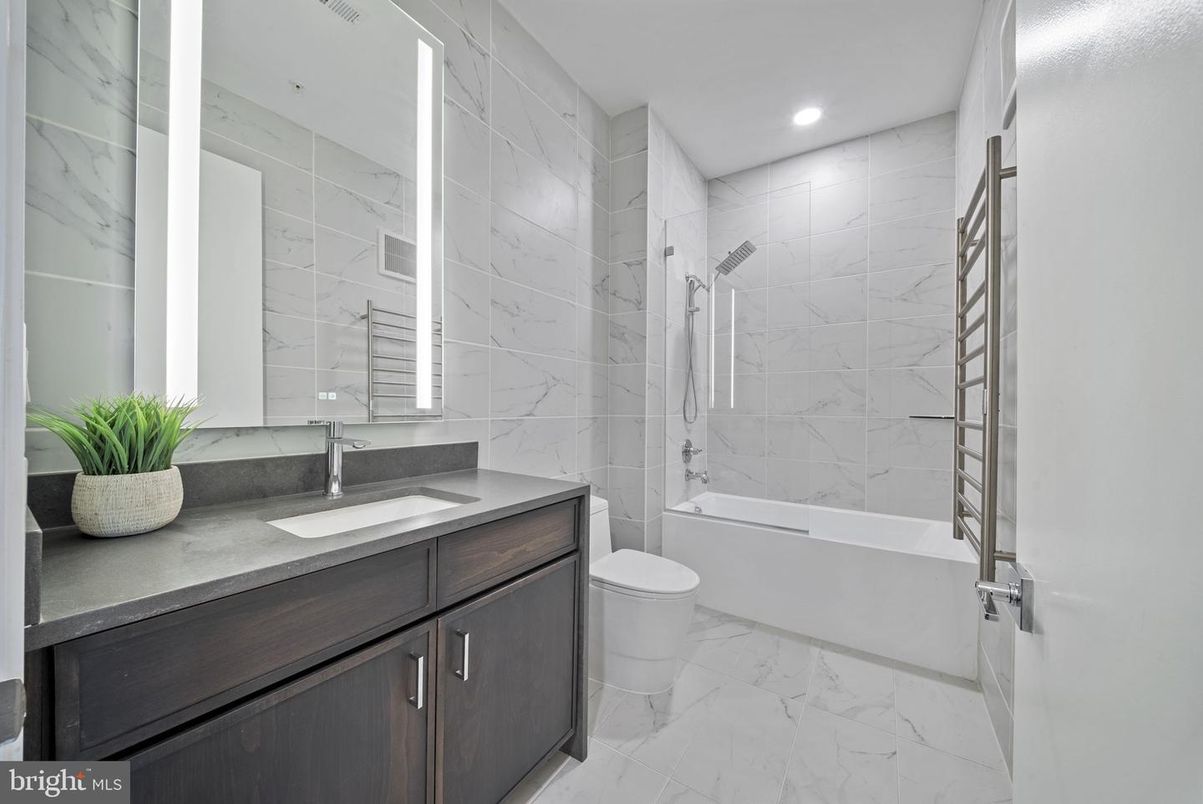Bathroom, Interior, Marble, Marble Walls, Recessed Lighting