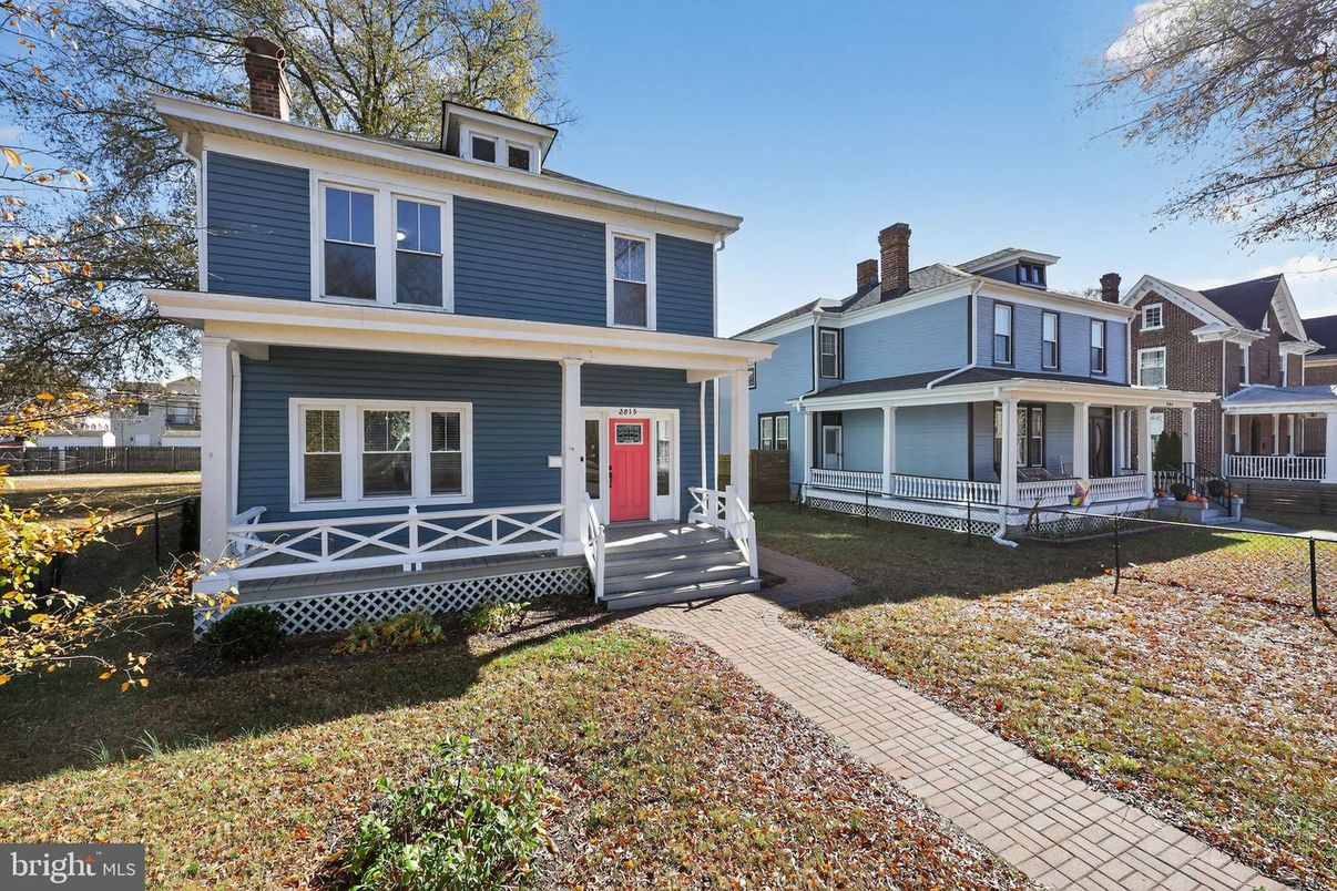 Exterior, Facade, American Foursquare