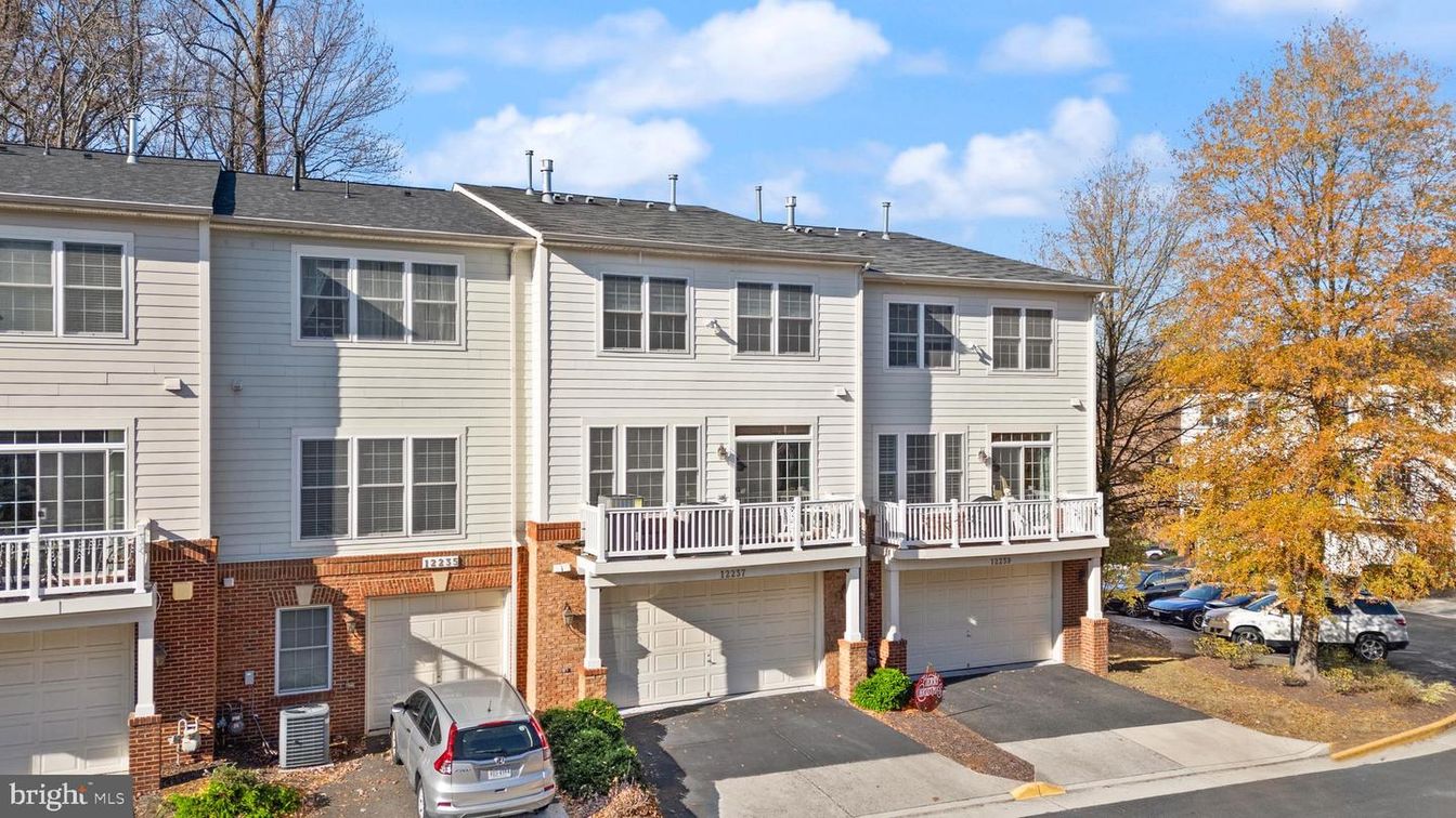 Attached, Exterior, Facade, Brick Facade, Rowhouse