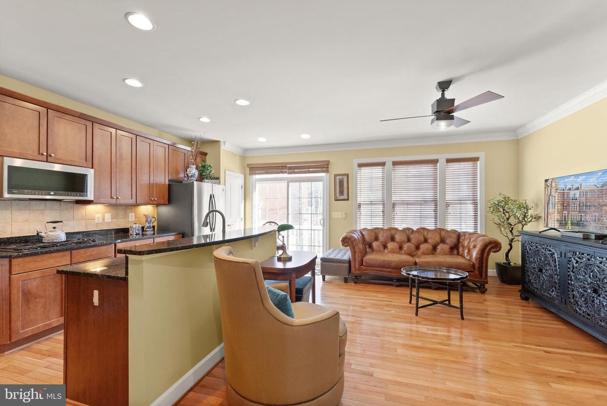 Interior, Kitchen, Living room, Recessed Lighting, Wood Texture Flooring