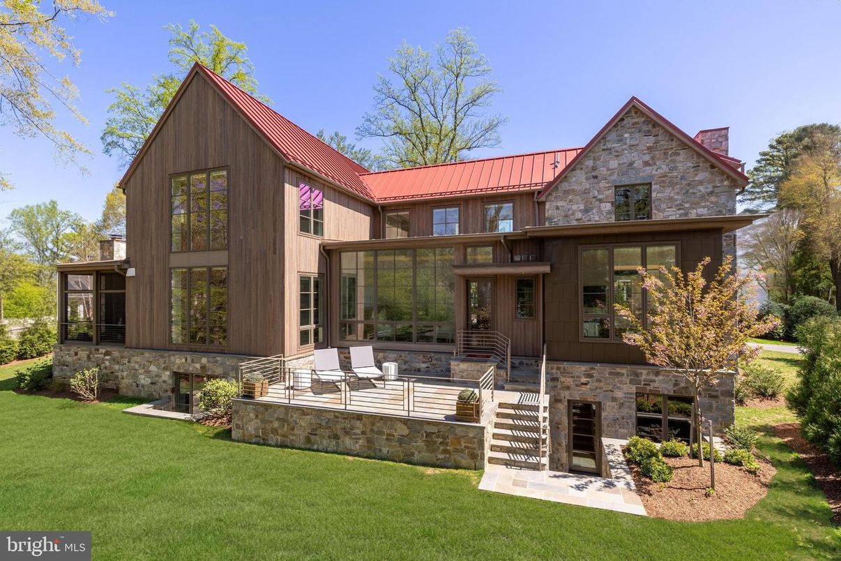 Backyard, Exterior, Facade, Farmhouse