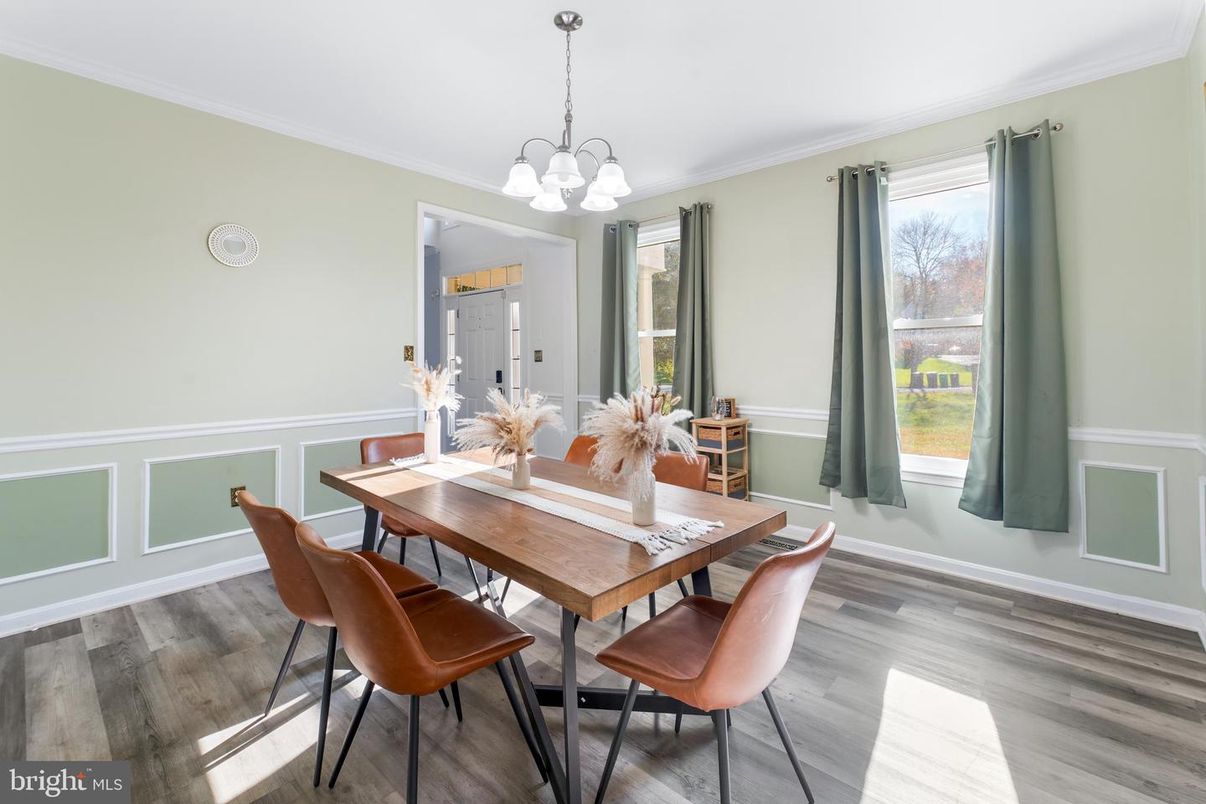 Chandelier, Dining room, Interior, Pendant Lights, Wood Texture Flooring