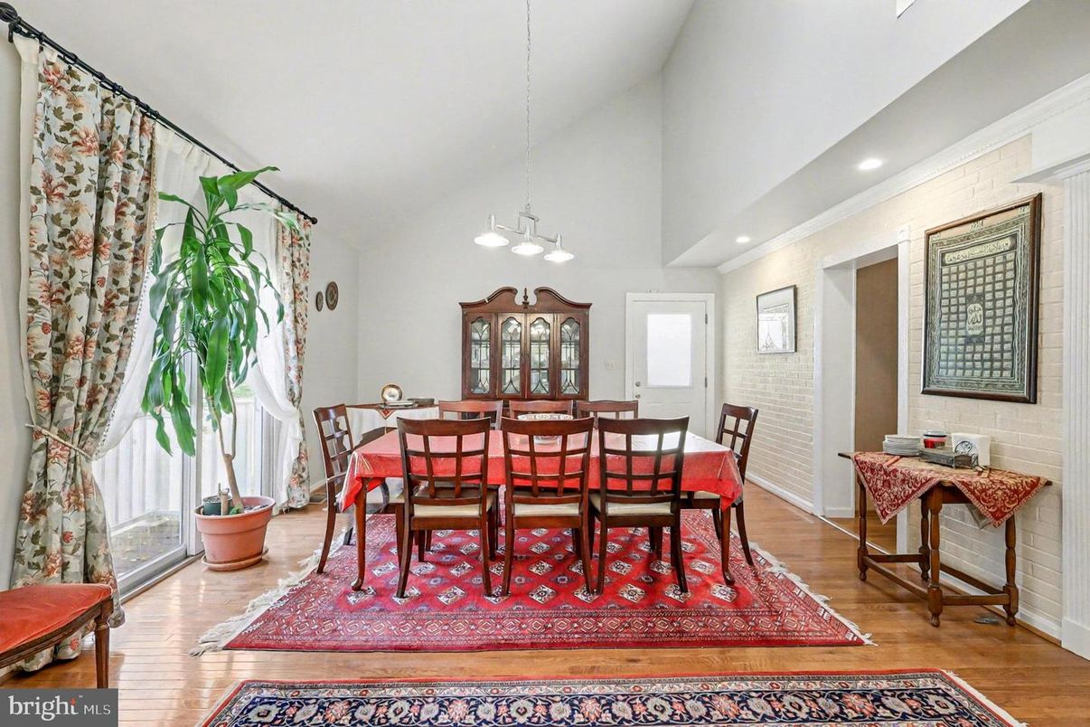 Dining room, Interior, Pendant Lights, Recessed Lighting, Wood Texture Flooring