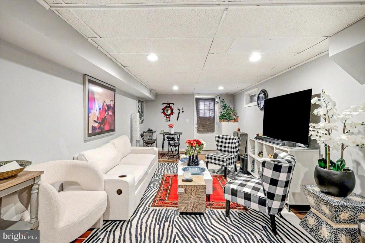 Interior, Living room, Recessed Lighting