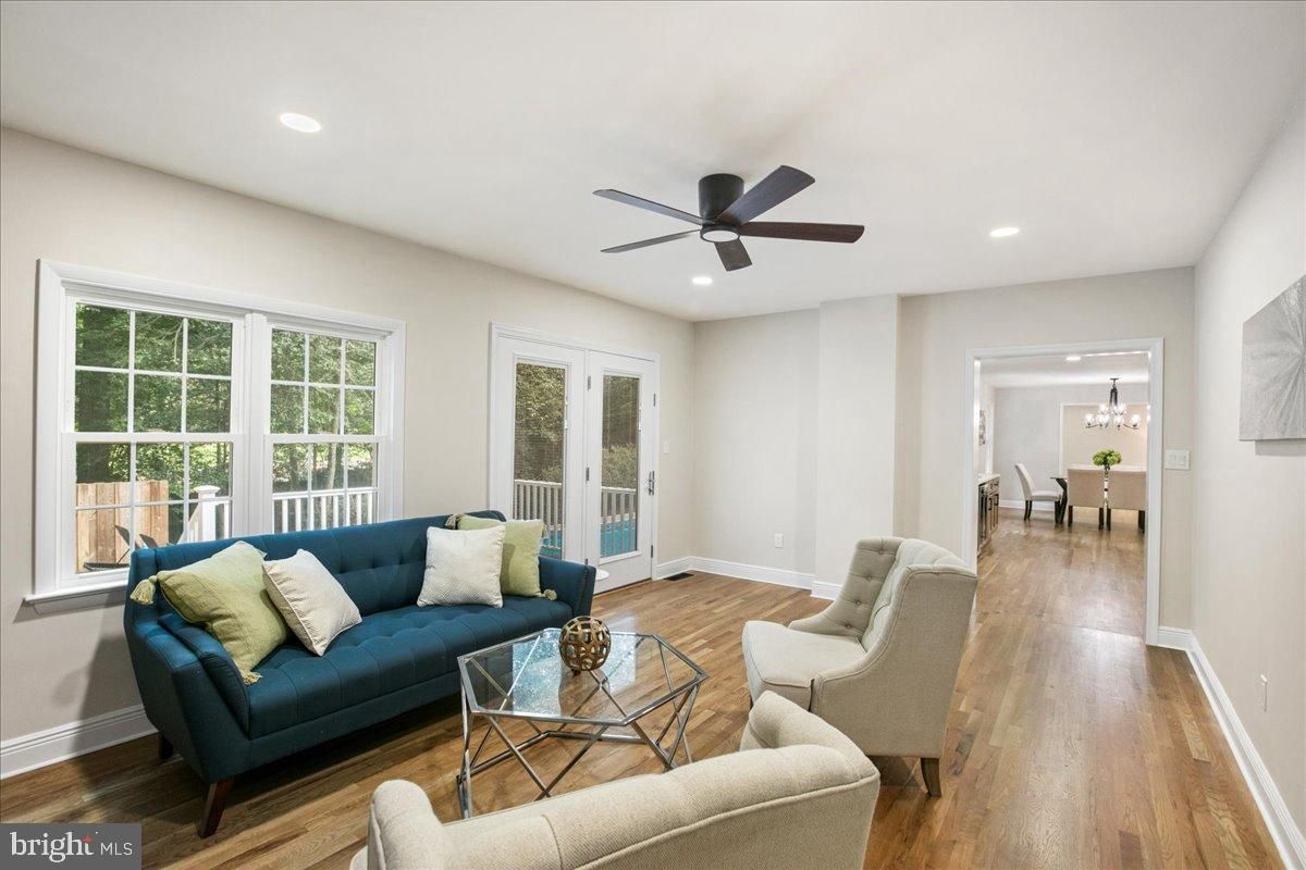 Dining room, Interior, Living room, Recessed Lighting, Wood Texture Flooring