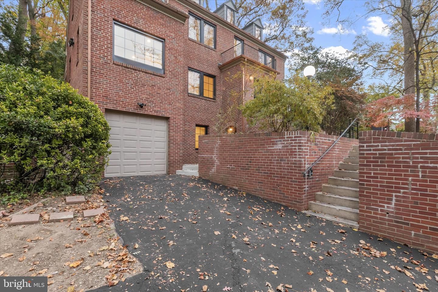 Attached, Exterior, Facade, Brick Facade, Rowhouse