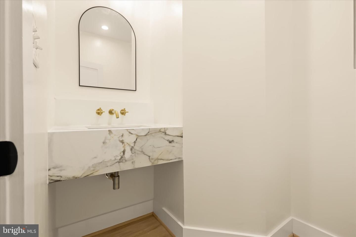 Bathroom, Interior, Recessed Lighting, Wood Texture Flooring