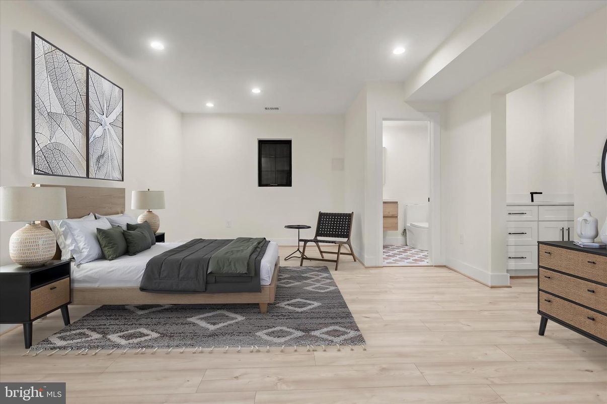 Bathroom, Bedroom, Interior, Recessed Lighting, Wood Texture Flooring