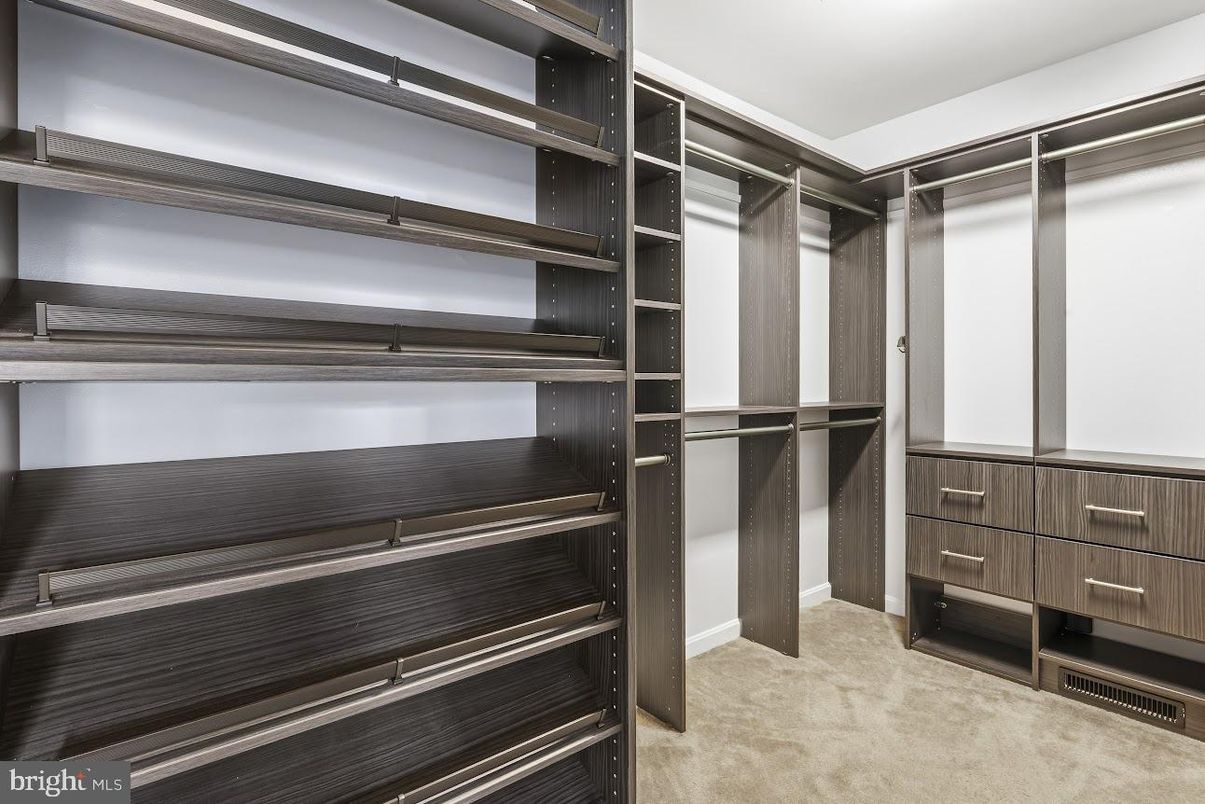 Interior, Walk-in Closets