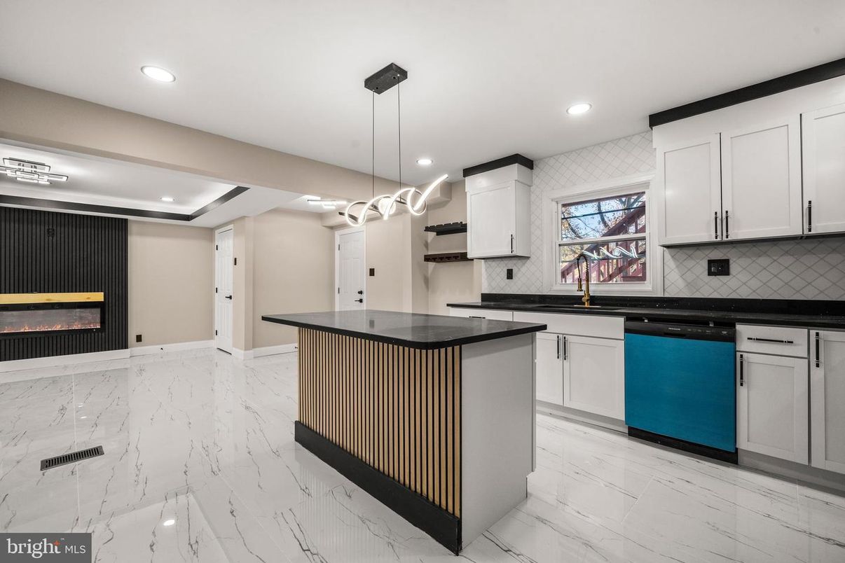 Interior, Kitchen, Marble, Pendant Lights, Recessed Lighting