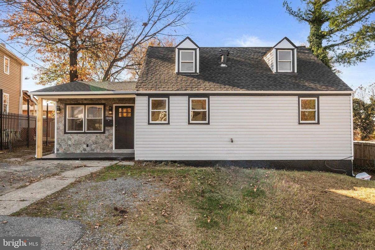 Exterior, Facade, Cape Cod