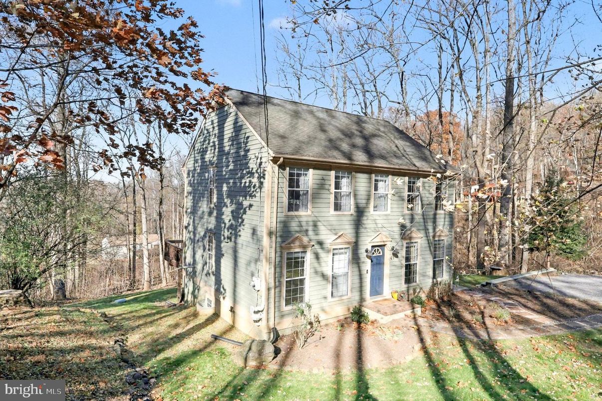 Backyard, Exterior, Facade, Georgian