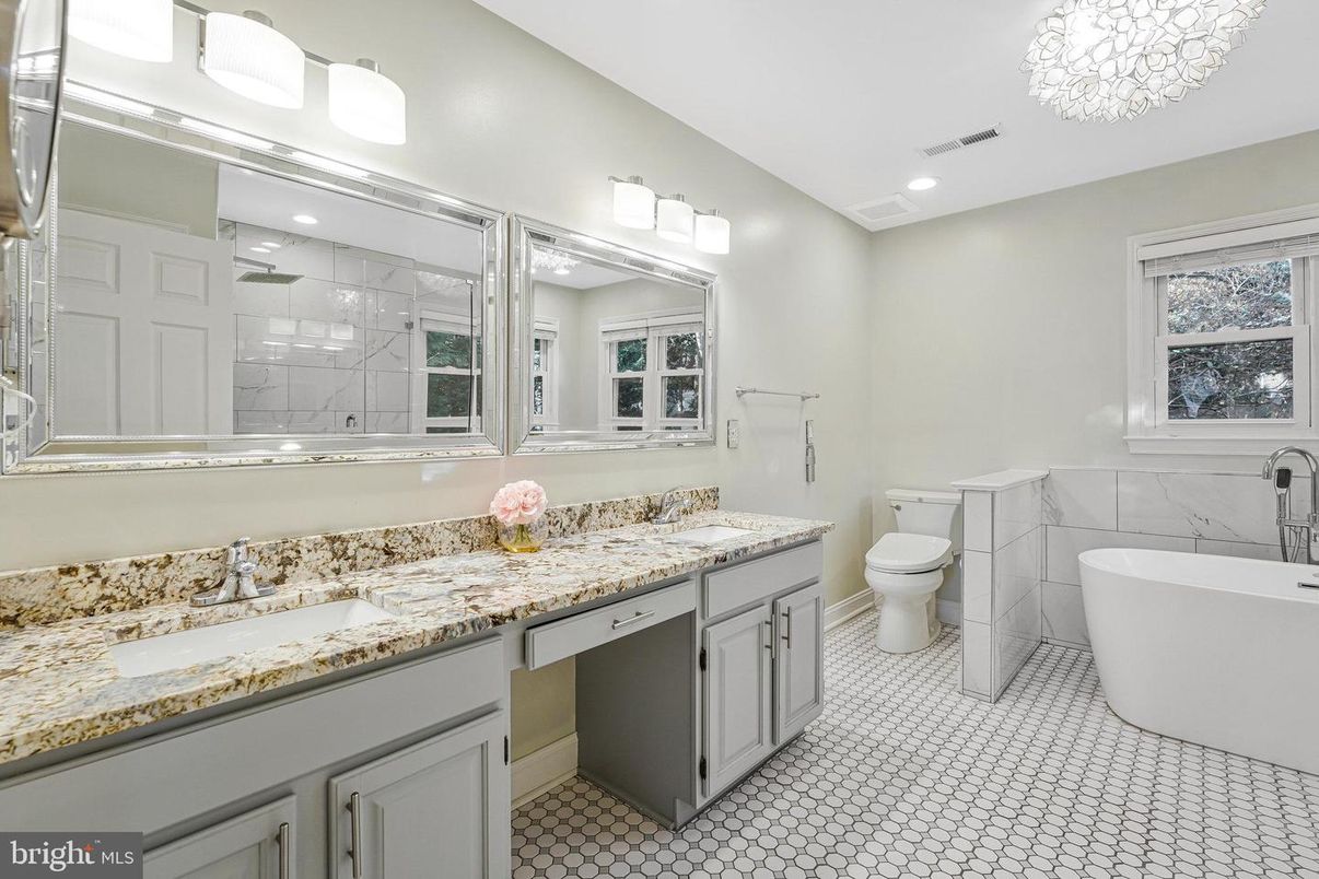 Bathroom, Dual Sink Vanities, Free Standing Baths, Glass Shower, Interior, Recessed Lighting