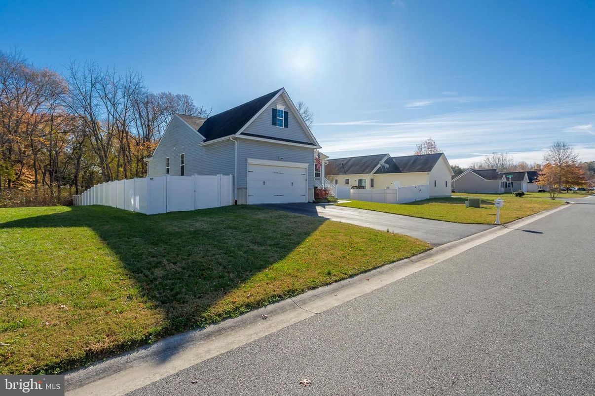 Attached, Exterior, Facade, A Frame