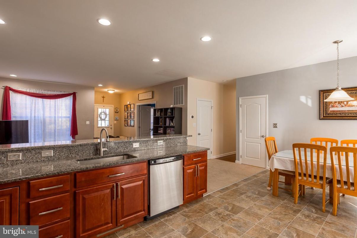 Dining room, Interior, Kitchen, Pendant Lights, Recessed Lighting
