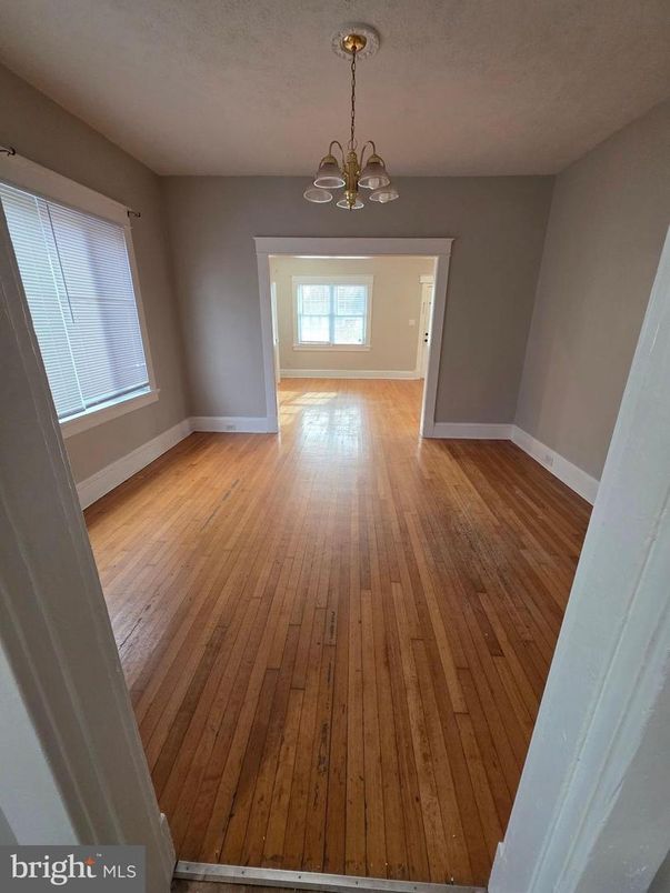Chandelier, Empty room, Interior, Wood Texture Flooring