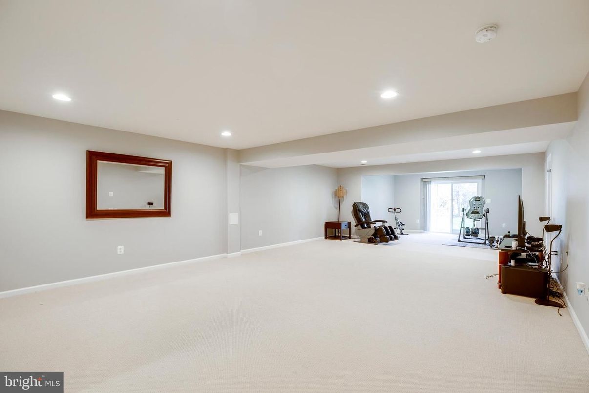 Fitness Equipment, Interior, Recessed Lighting