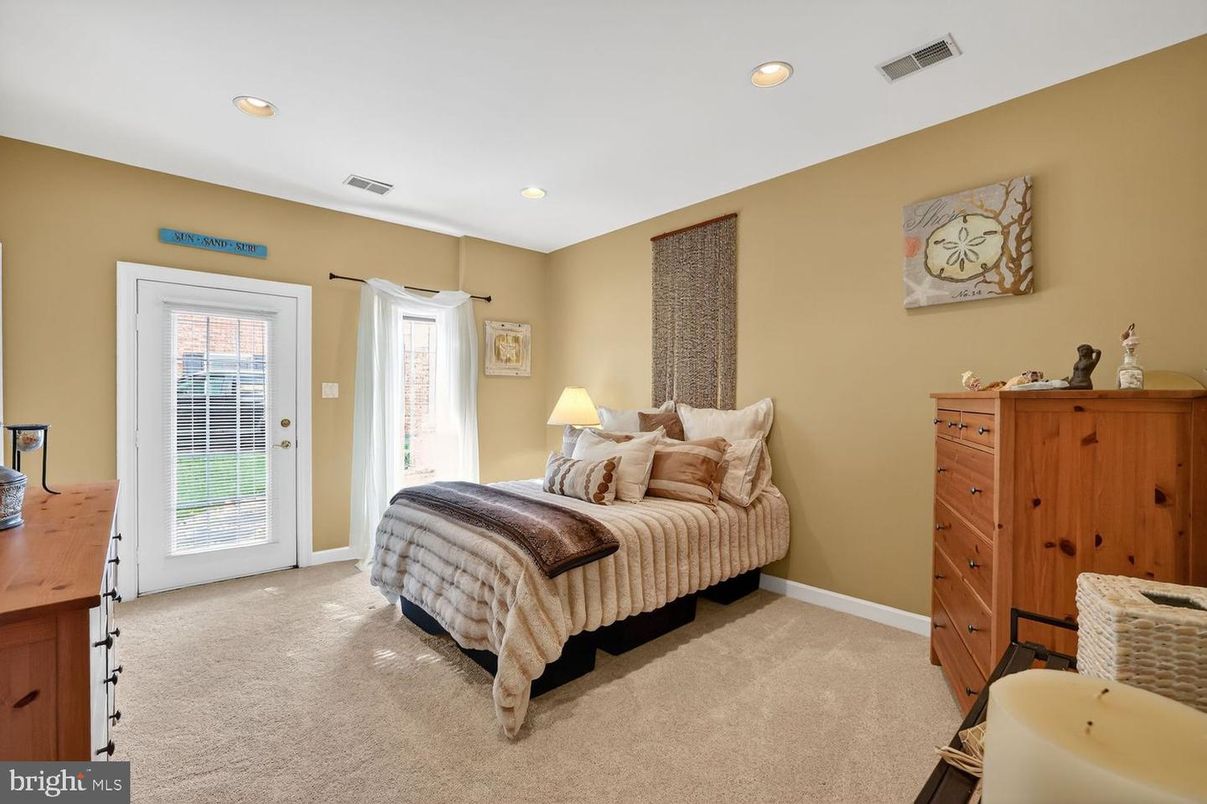 Bedroom, Interior, Recessed Lighting