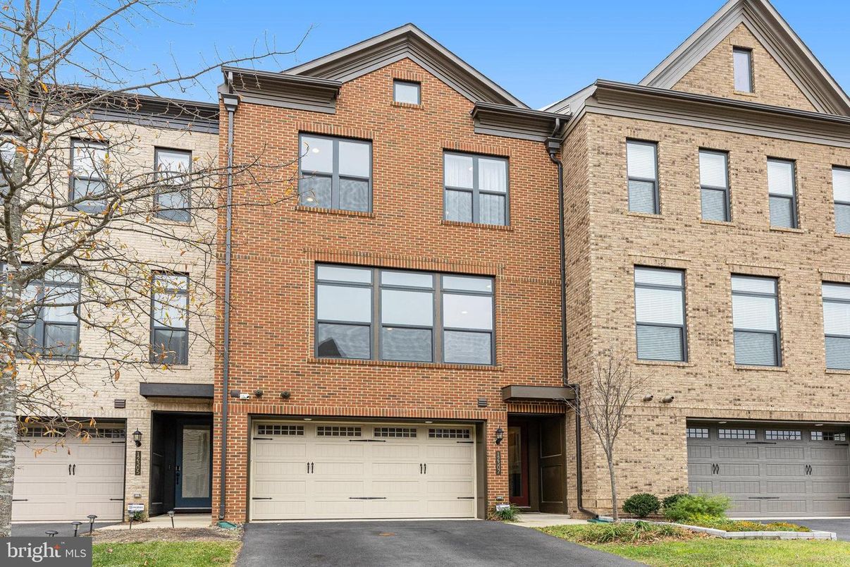 Attached, Exterior, Facade, Brick Facade, Rowhouse