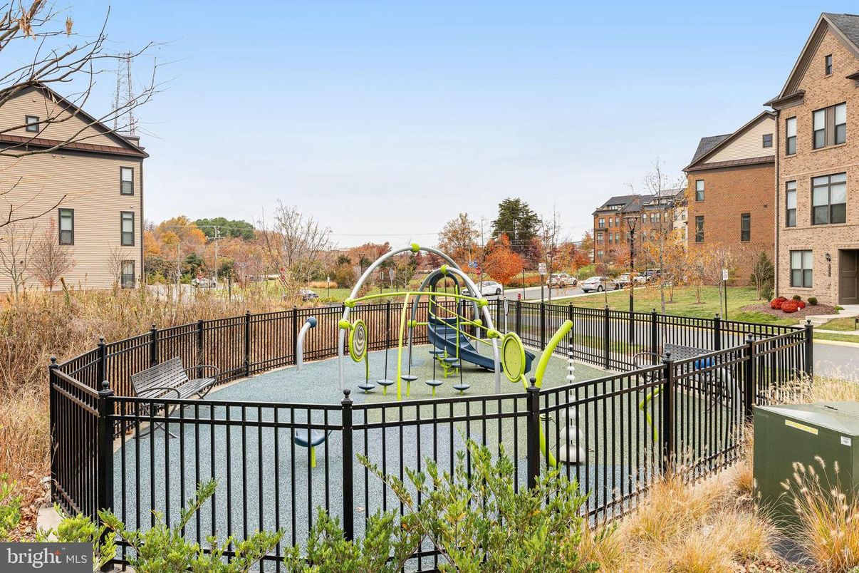 Backyard, Exterior, Playground