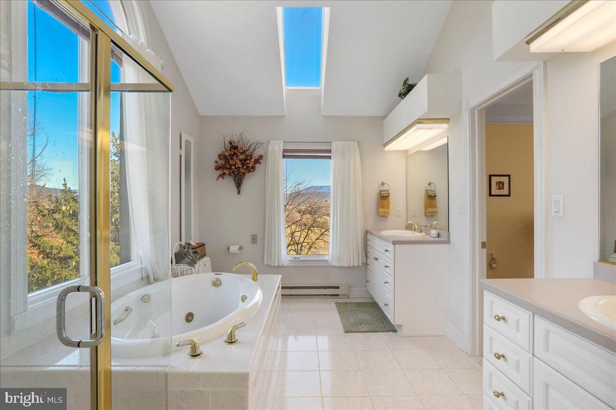 Bathroom, Dual Sink Vanities, Interior