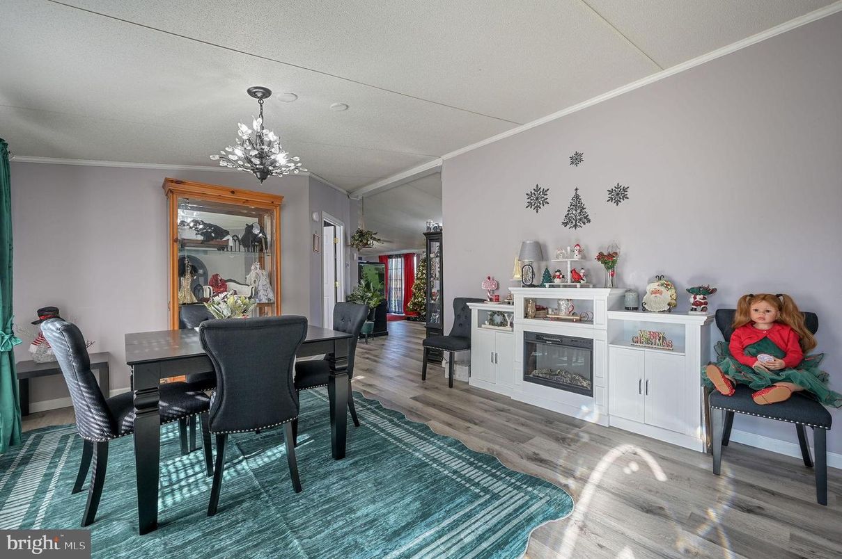 Dining room, Fireplace, Interior, Pendant Lights, Wood Texture Flooring