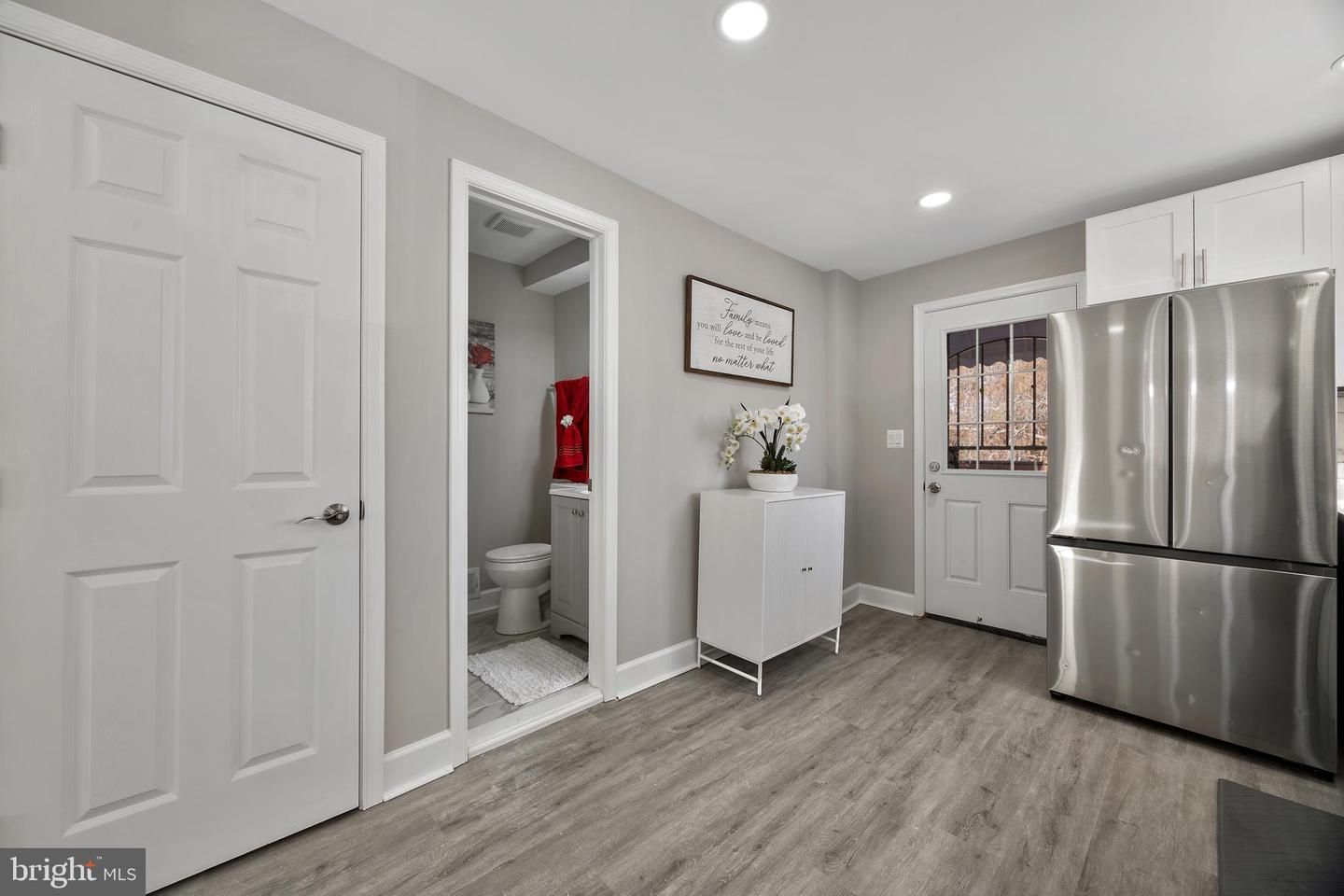 Bathroom, Interior, Recessed Lighting, Wood Texture Flooring