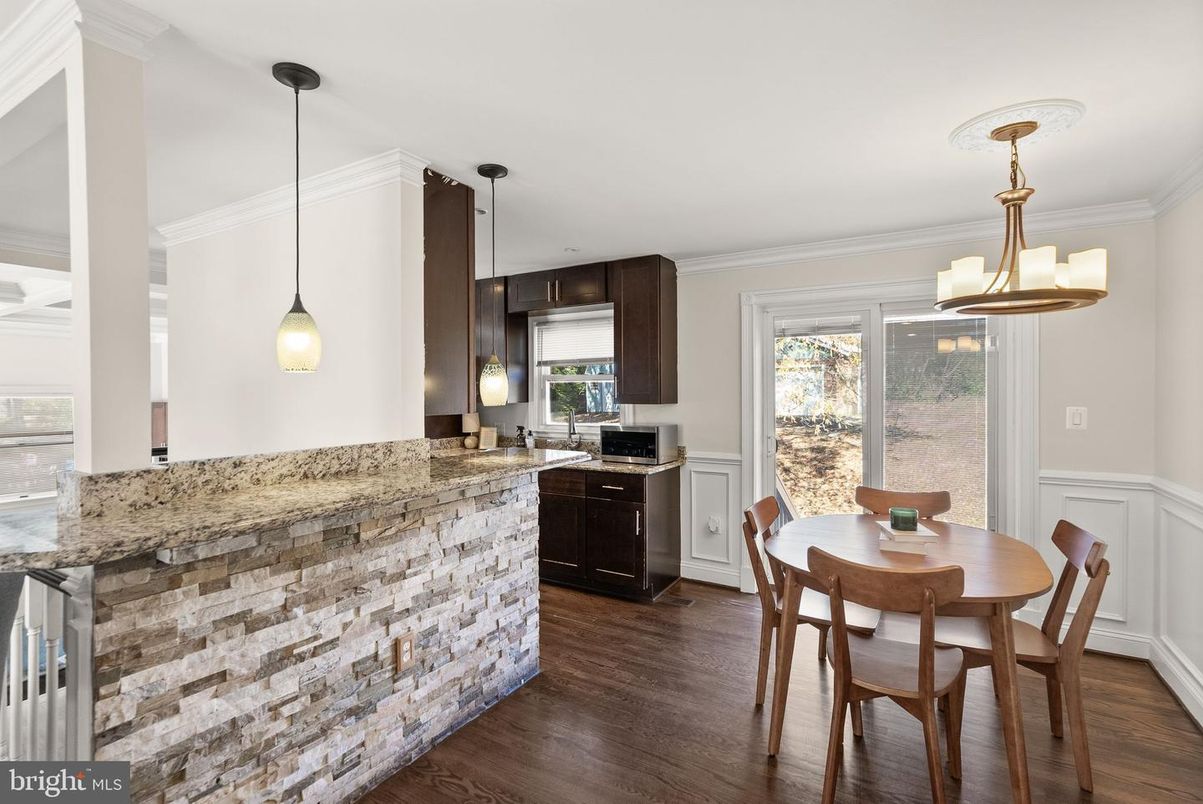 Dining room, Interior, Kitchen, Pendant Lights, Wood Texture Flooring