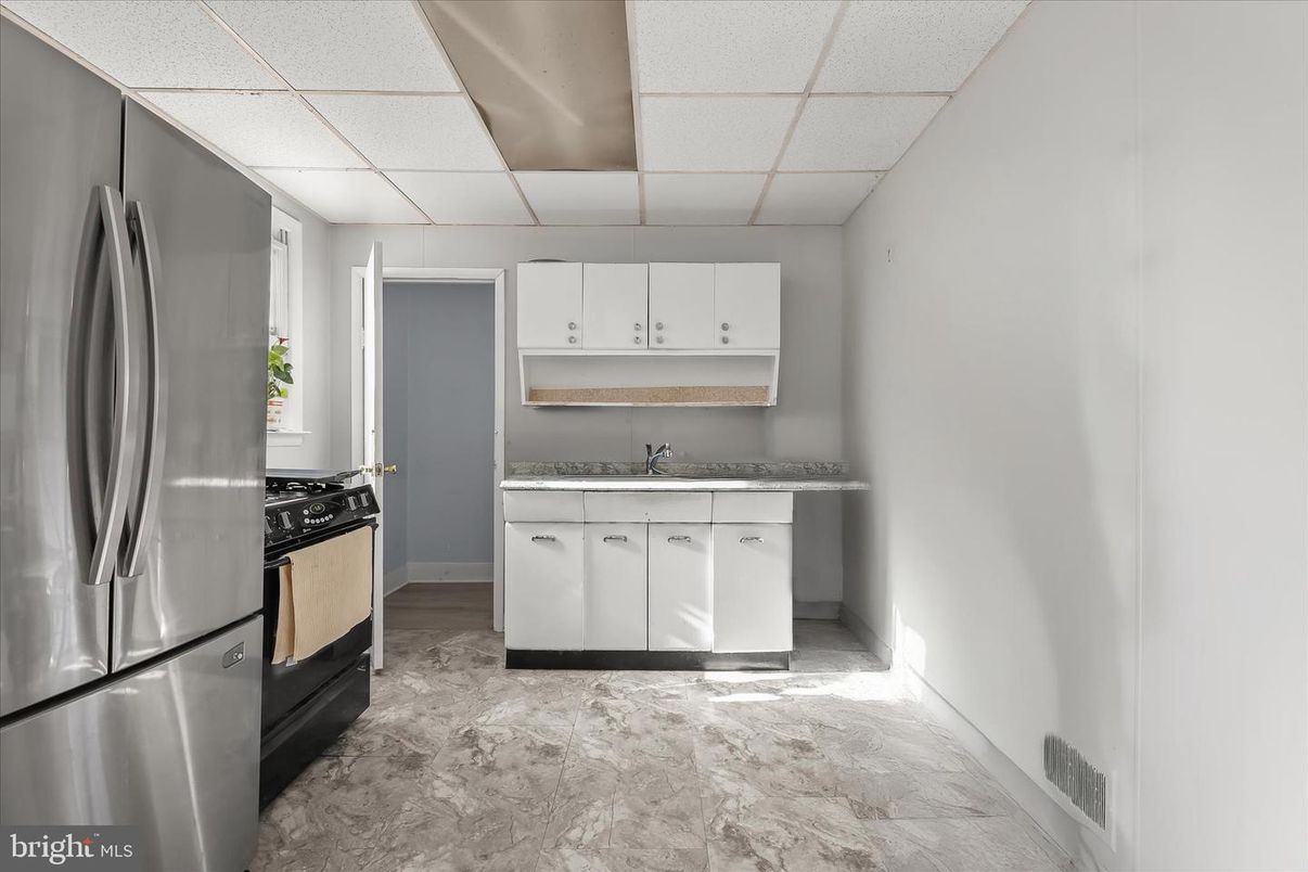 Interior, Kitchen, Marble, Stainless Steel Appliances