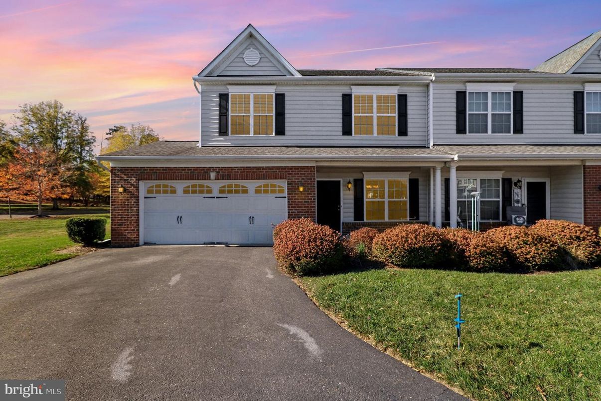 Attached, Exterior, Facade, Brick Facade, Farmhouse