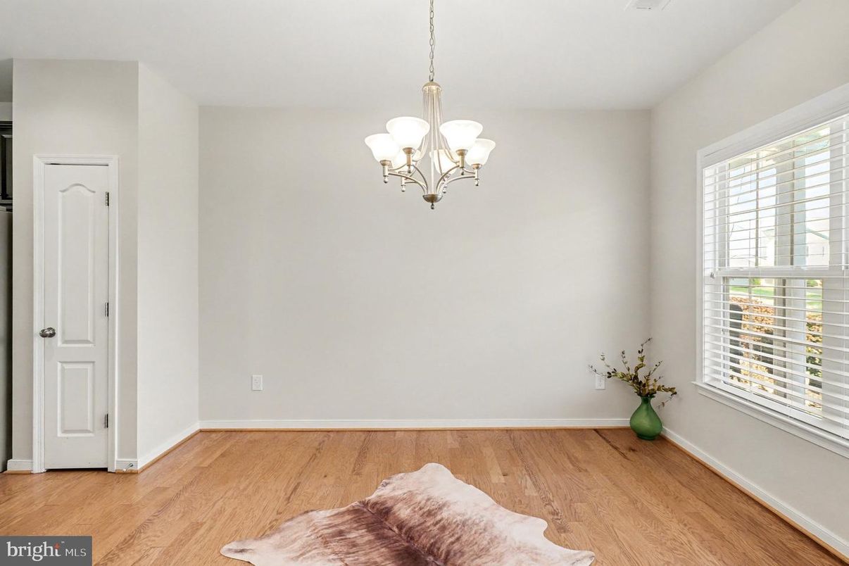 Chandelier, Empty room, Interior, Wood Texture Flooring