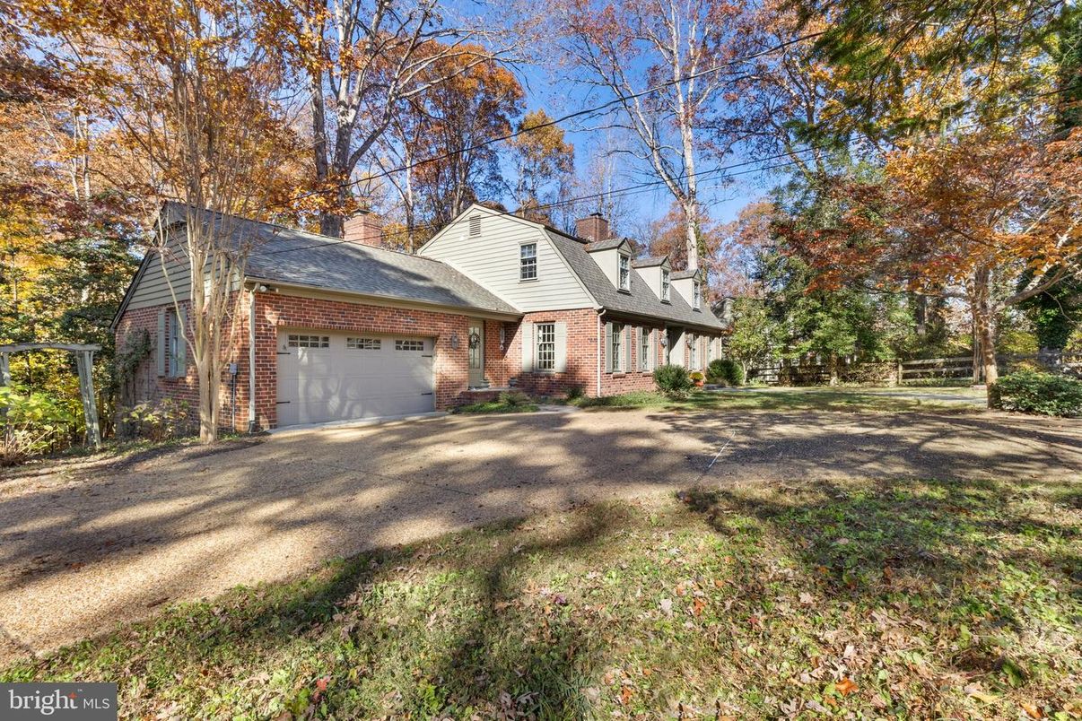 Attached, Exterior, Facade, Brick Facade, Cape Cod