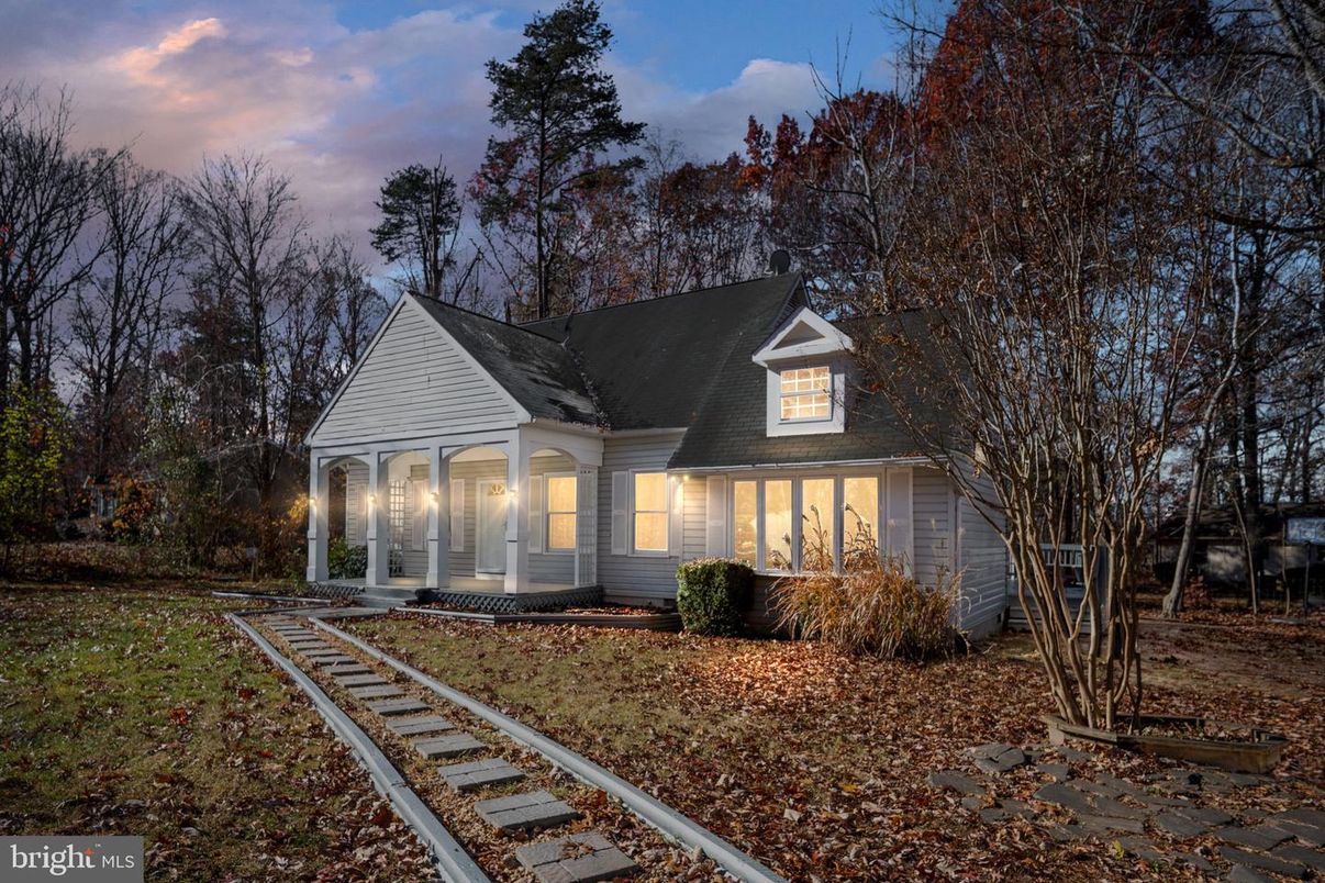 Exterior, Facade, Farmhouse