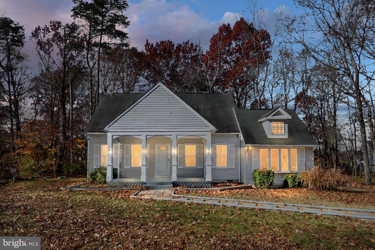 Exterior, Facade, Farmhouse