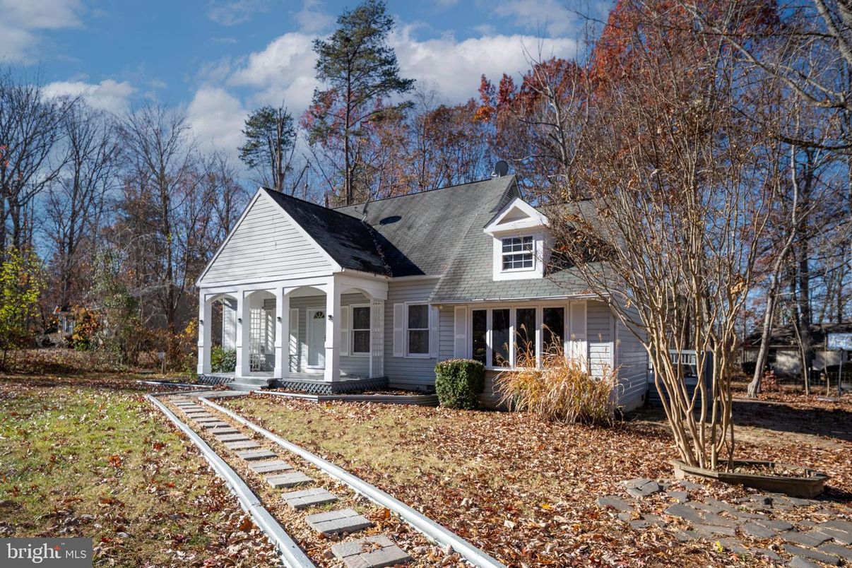 Exterior, Facade, Farmhouse