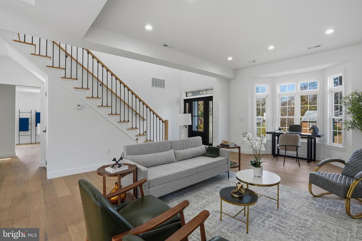 Dining room, Interior, Living room, Recessed Lighting, Wood Texture Flooring