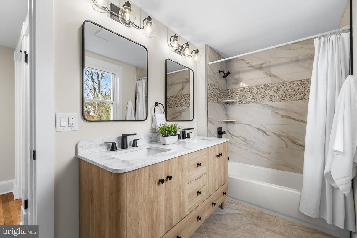Bathroom, Dual Sink Vanities, Interior, Marble Walls