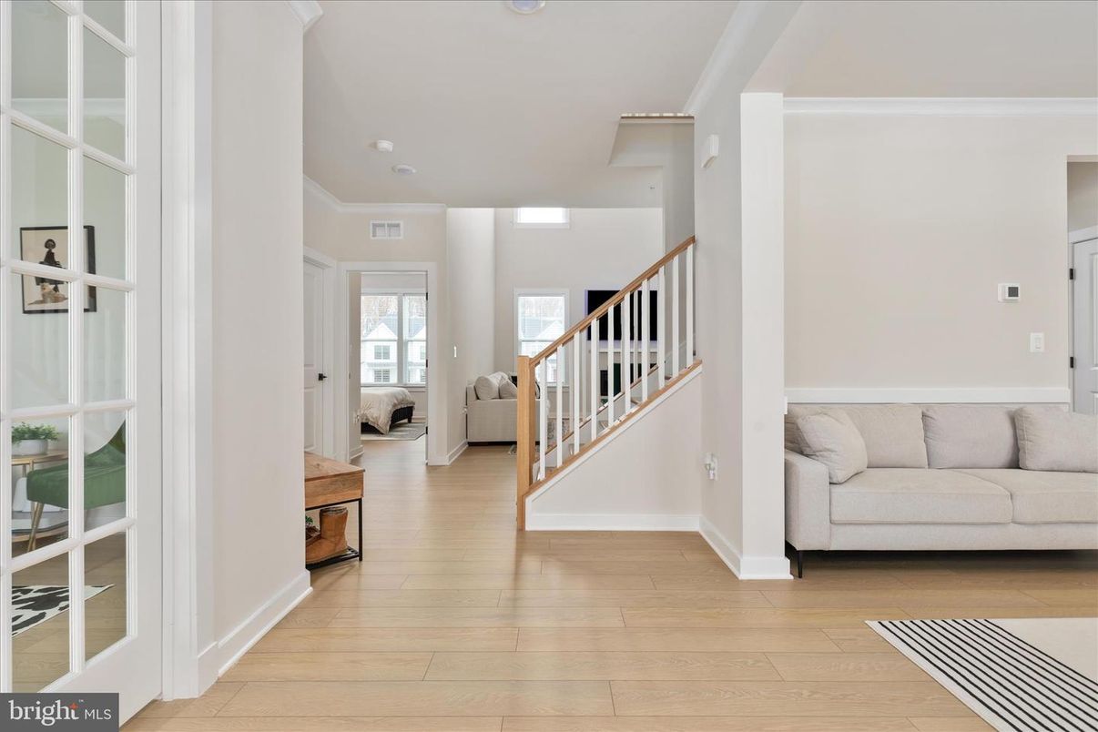 Interior, Recessed Lighting, Wood Texture Flooring