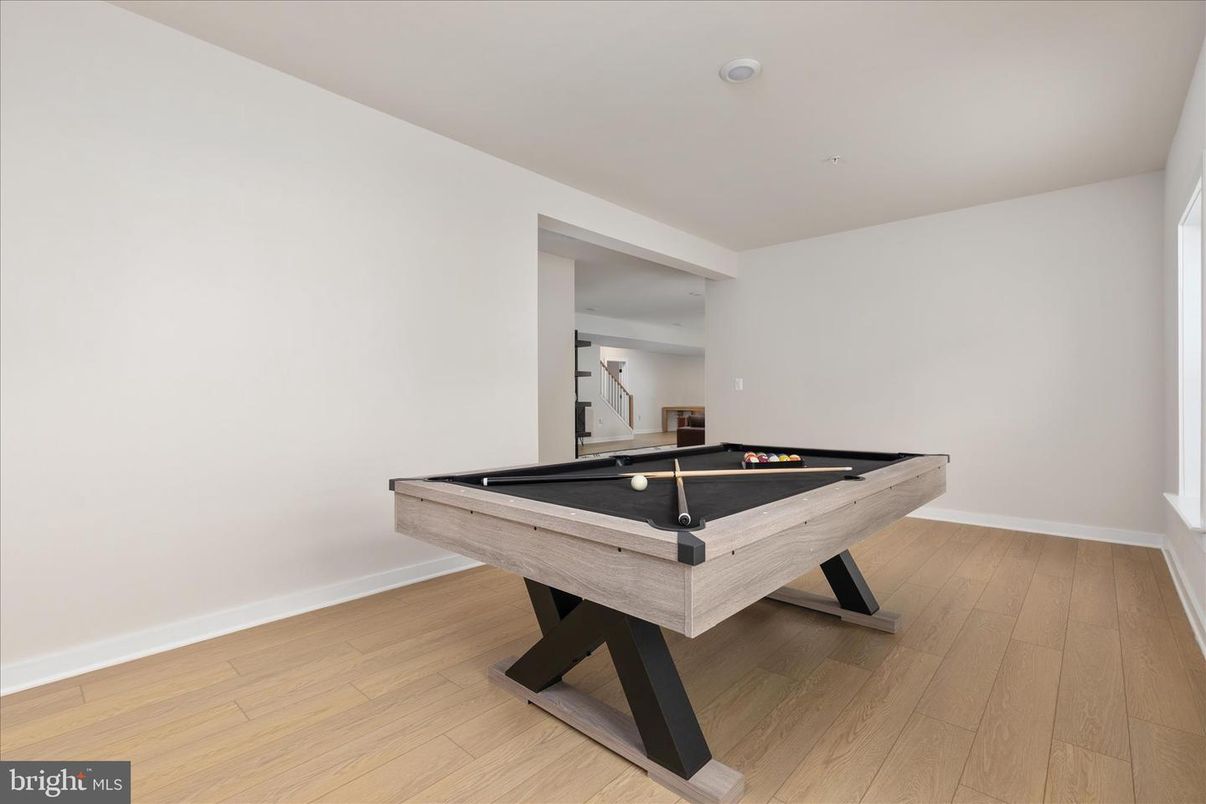 Billiard Table, Game Room, Interior, Wood Texture Flooring