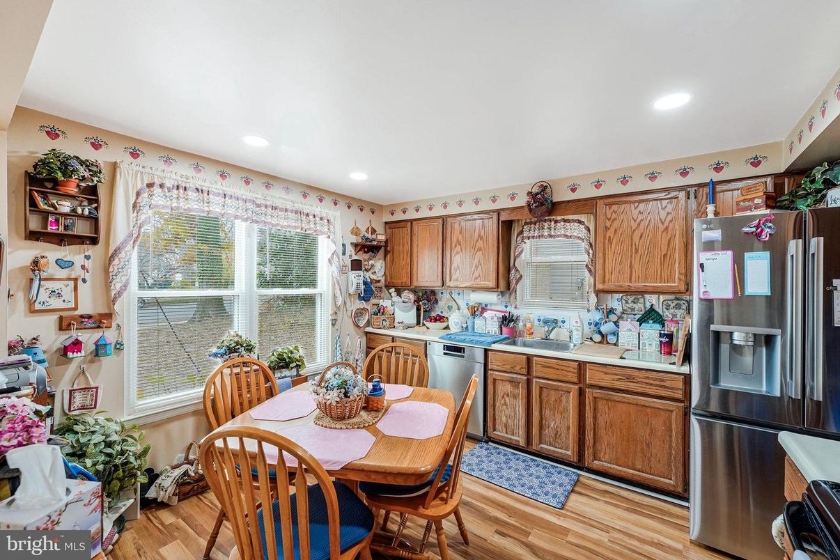 Dining room, Interior, Kitchen, Recessed Lighting, Wood Texture Flooring