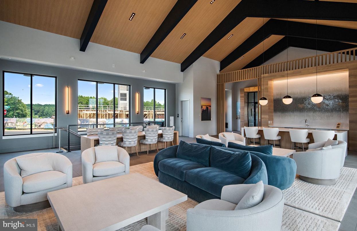 Dining room, Interior, Living room, Pendant Lights, Recessed Lighting, Wooden Beams, Wooden Ceilings