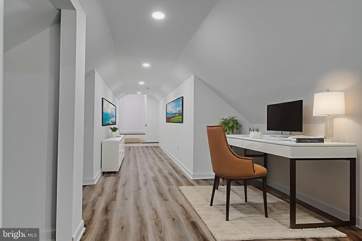 Home Office, Interior, Recessed Lighting, Wood Texture Flooring